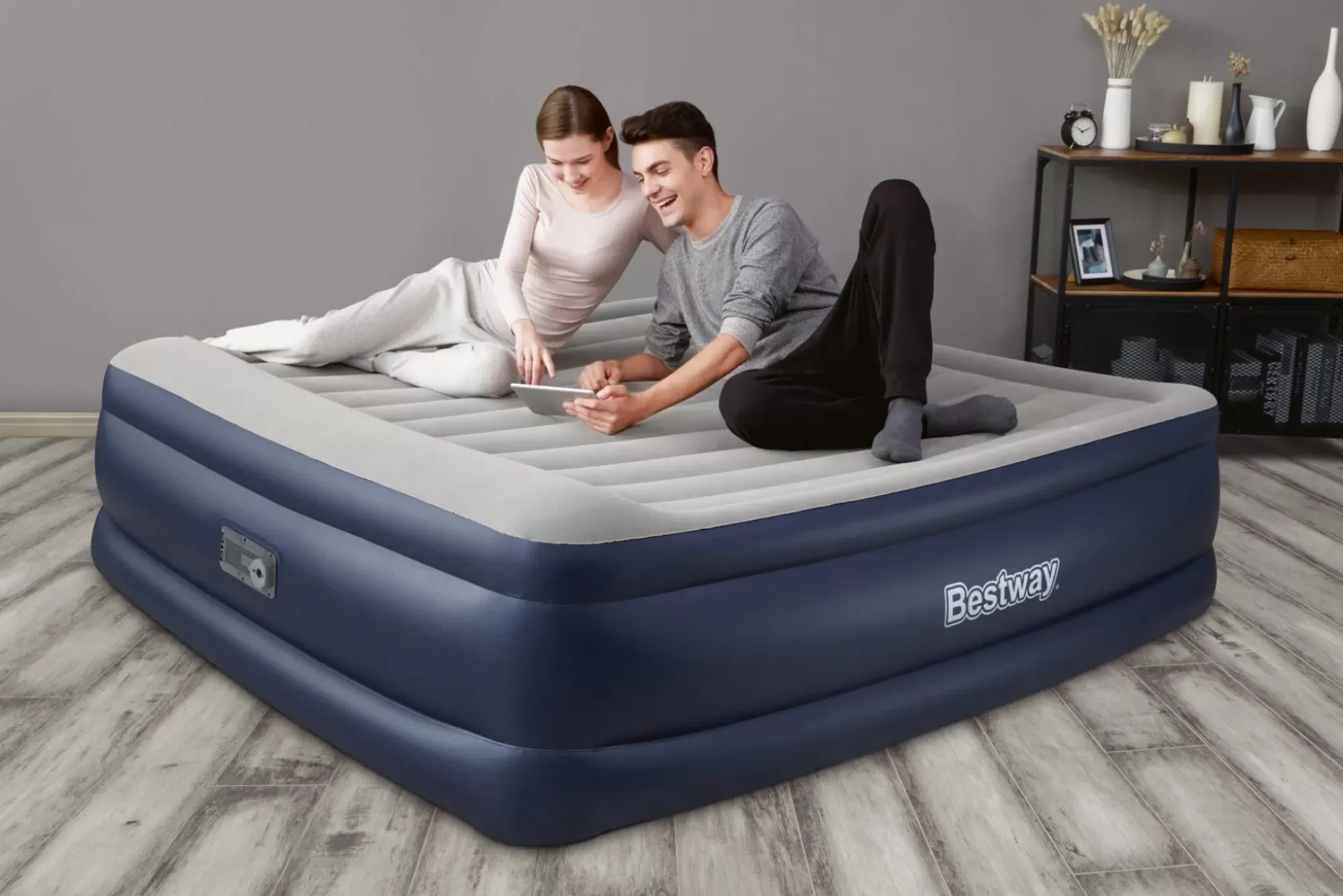 Bestway Indoor Air Mattresses< Tritech Air Mattress King 22" With Built-In Ac Pump And Antimicrobial Coating