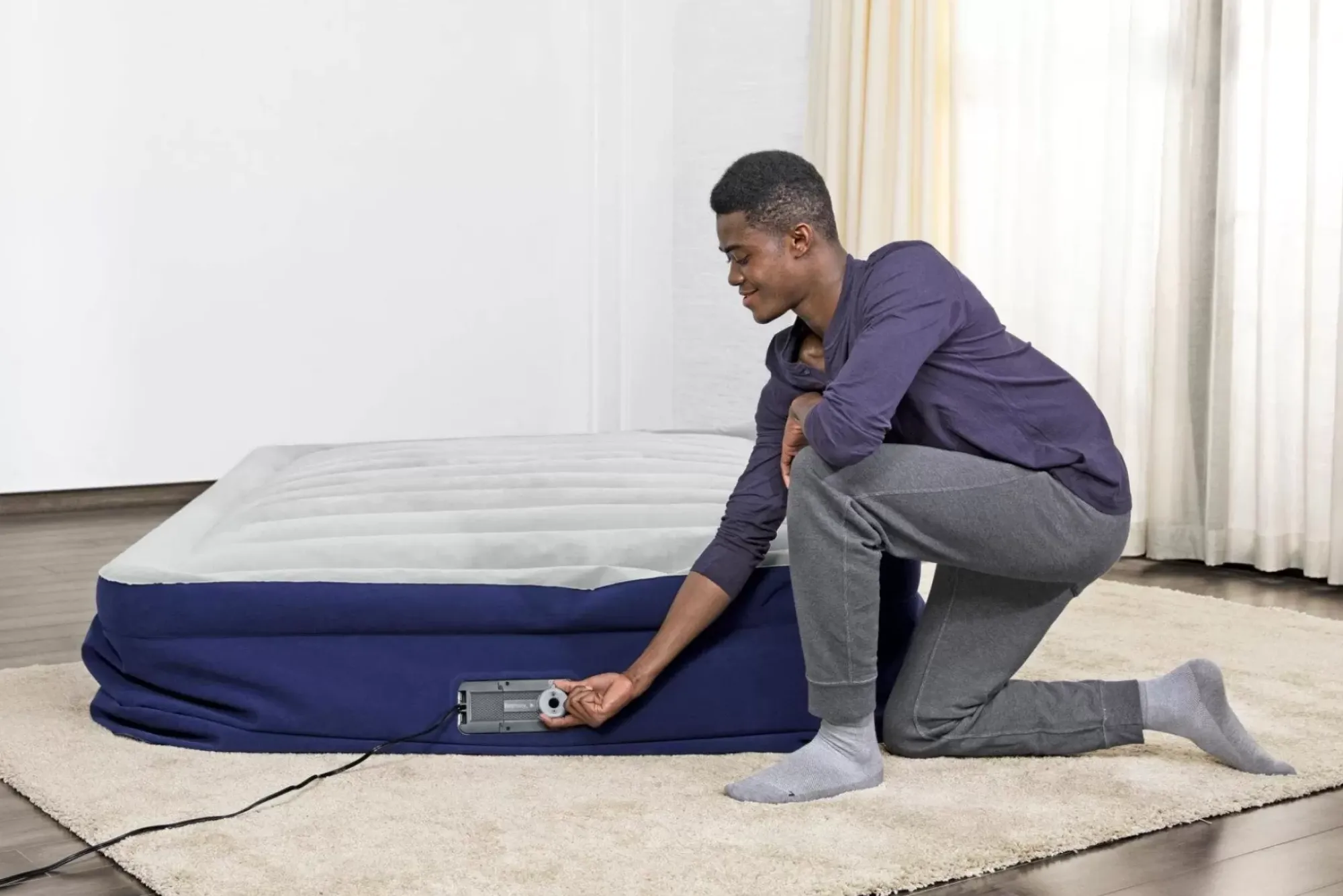 Bestway Indoor Air Mattresses< Tritech Air Mattress Queen 22 In. With Built-In Ac Pump And Antimicrobial Coating