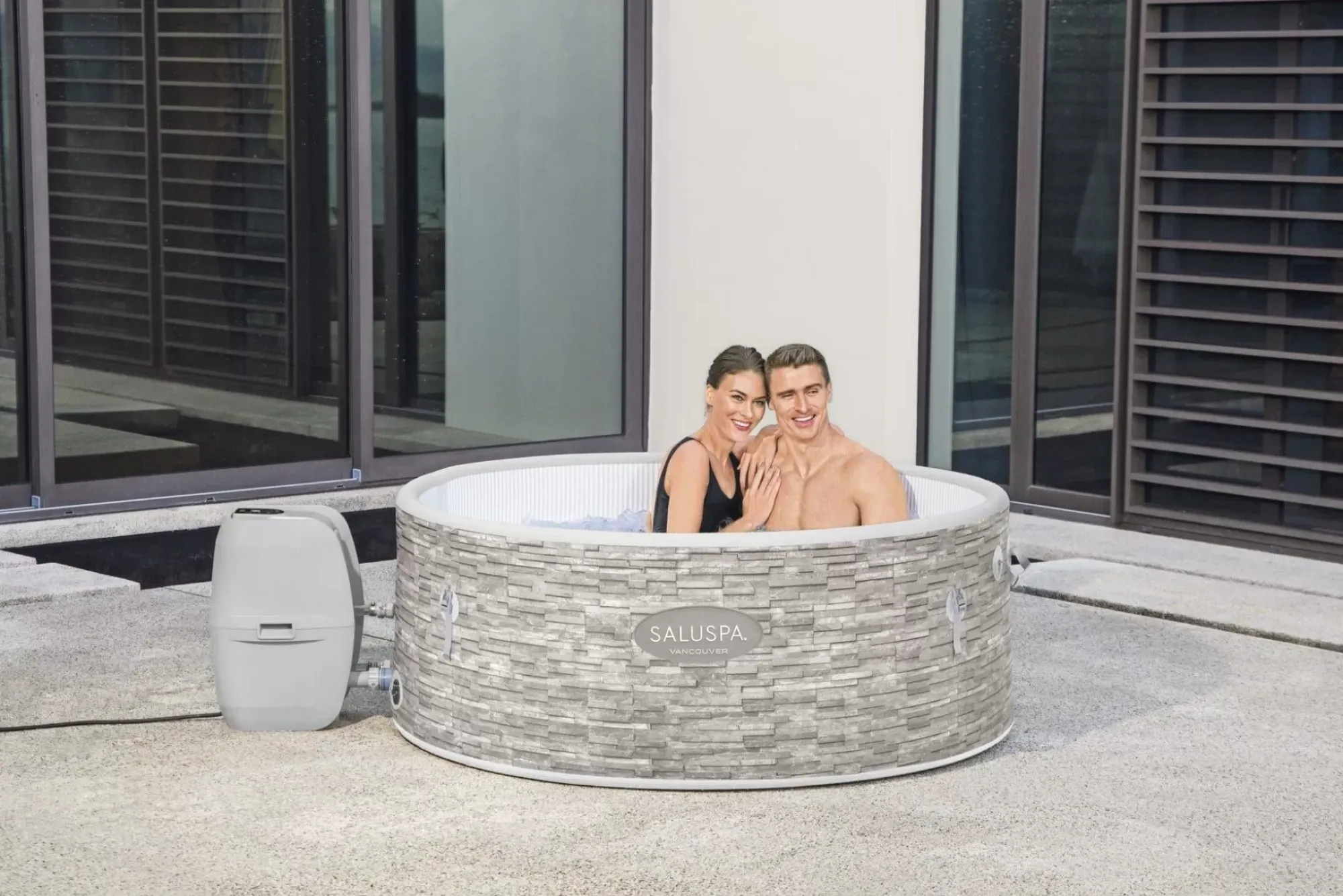 Bestway Airjet<Saluspa Vancouver Airjet Plus Inflatable Hot Tub With App Control 3-5 Person