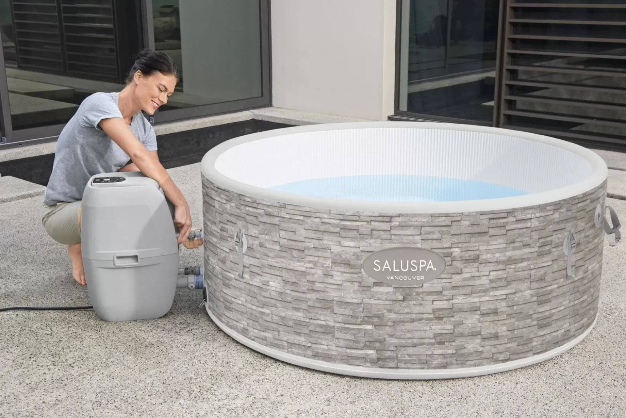 Bestway Airjet<Saluspa Vancouver Airjet Plus Inflatable Hot Tub With App Control 3-5 Person